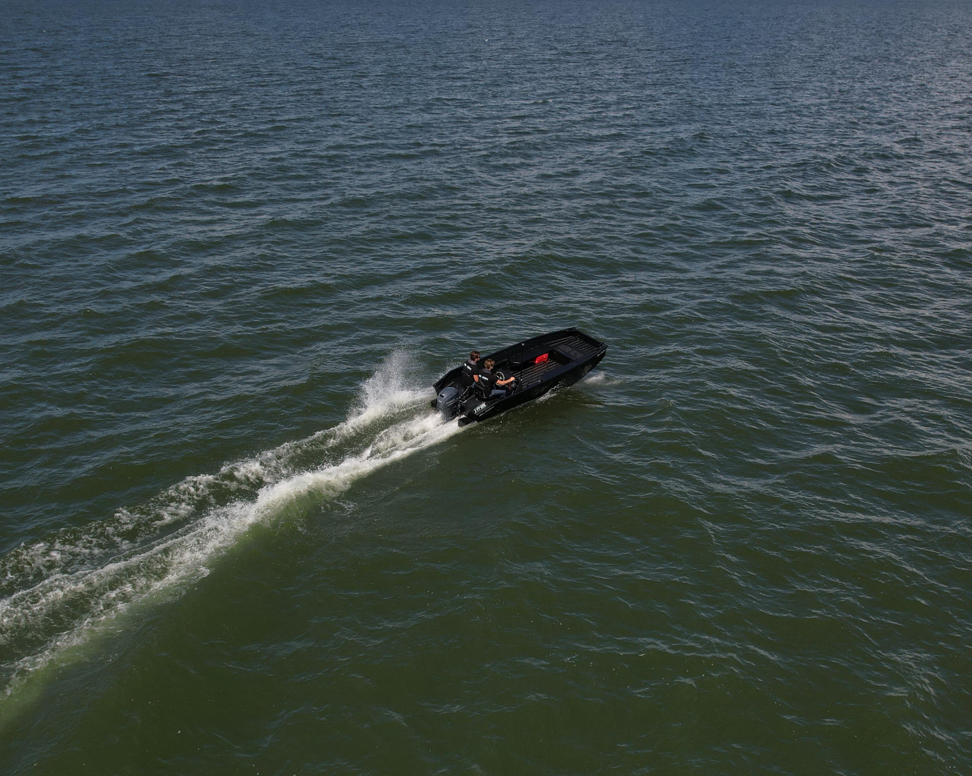 BJ 550 wake
